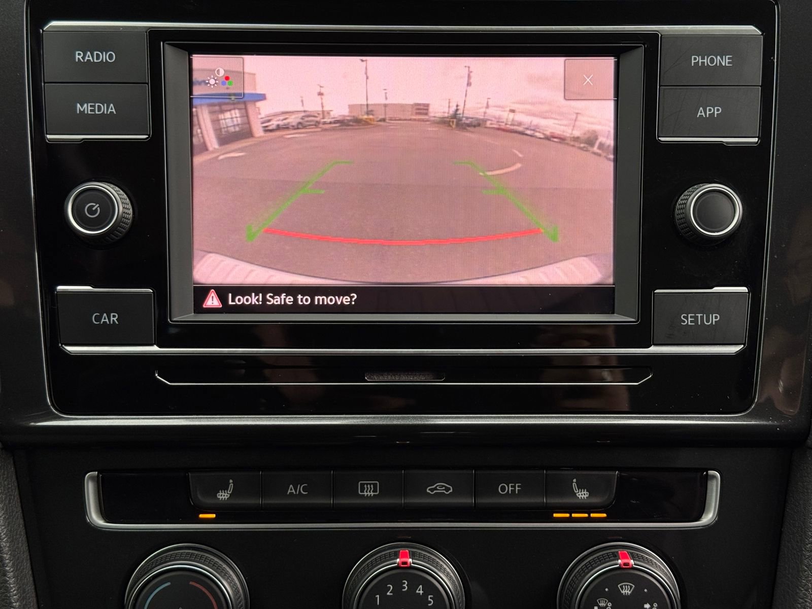 Used 2019 Volkswagen Golf Alltrack S image 21