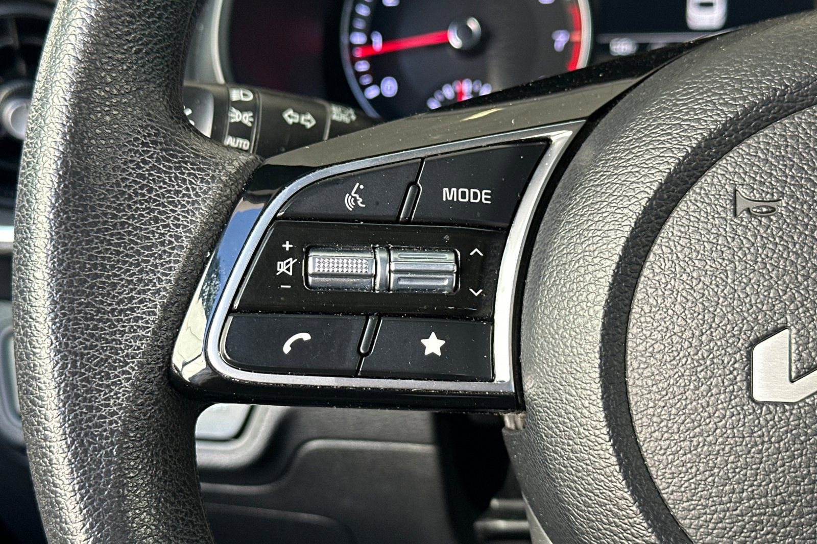 Used 2024 Kia Forte LXS FWD image 34