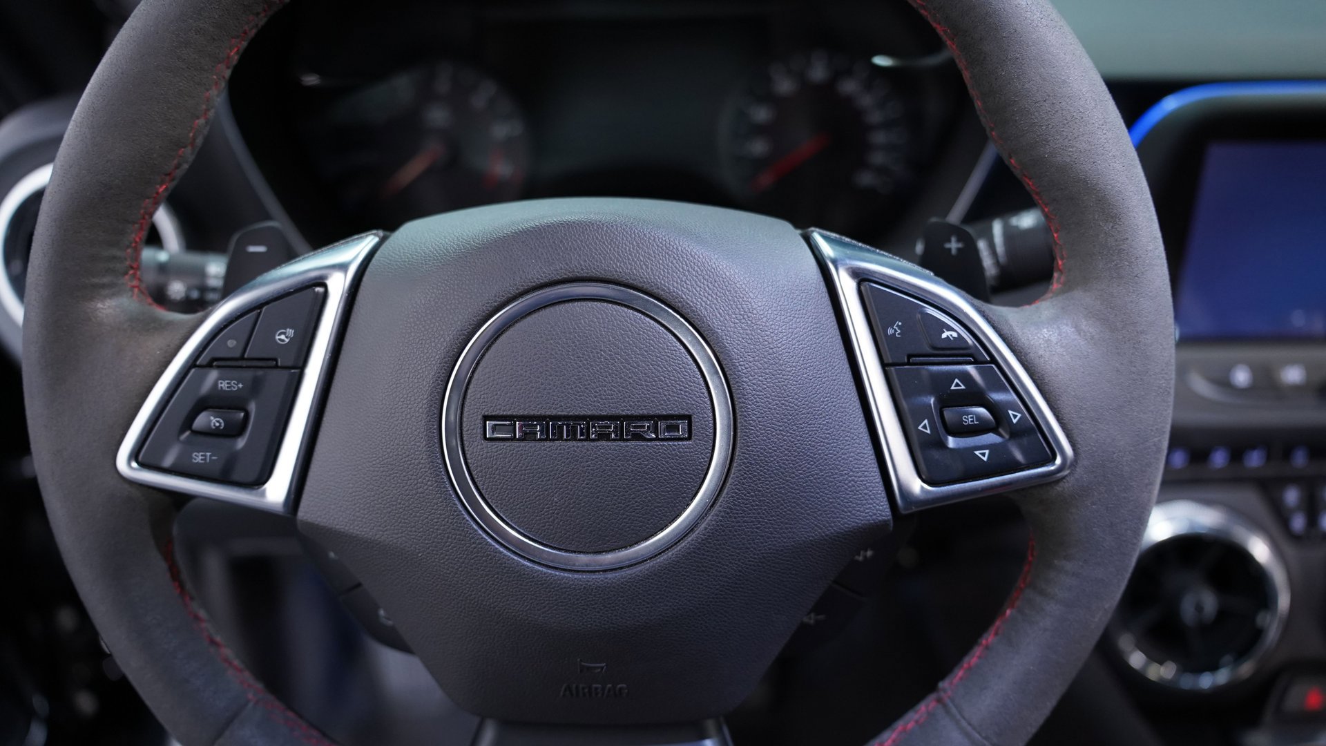 Used 2018 Chevrolet Camaro ZL1 RWD image 30