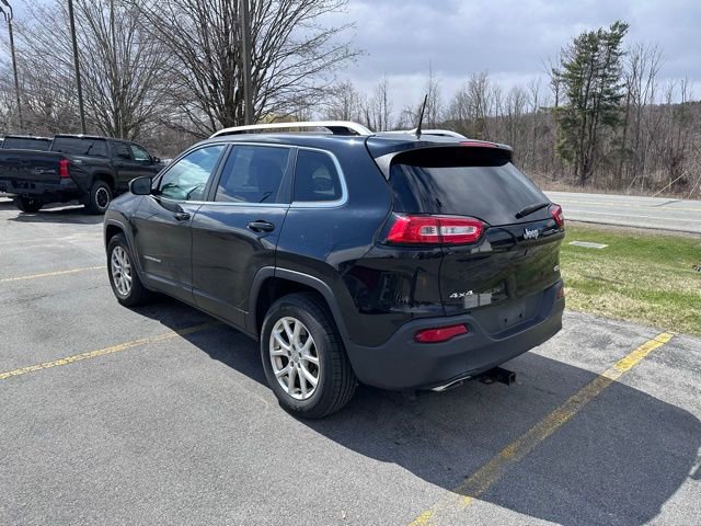 Used 2018 Jeep Cherokee Latitude Plus w/ Cold Weather Group image 5
