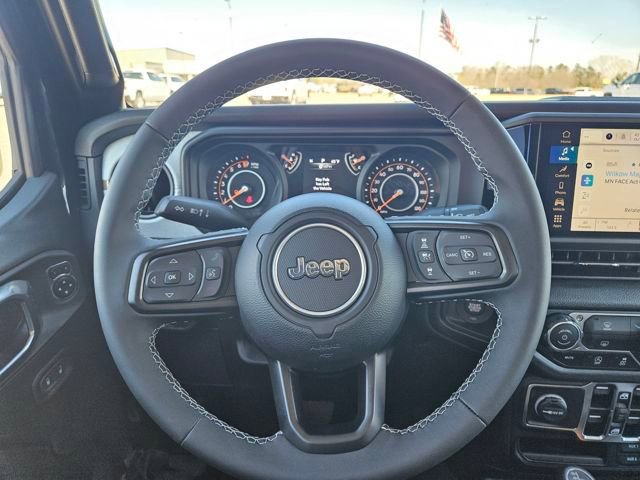 Used 2025 Jeep Gladiator Sport image 14