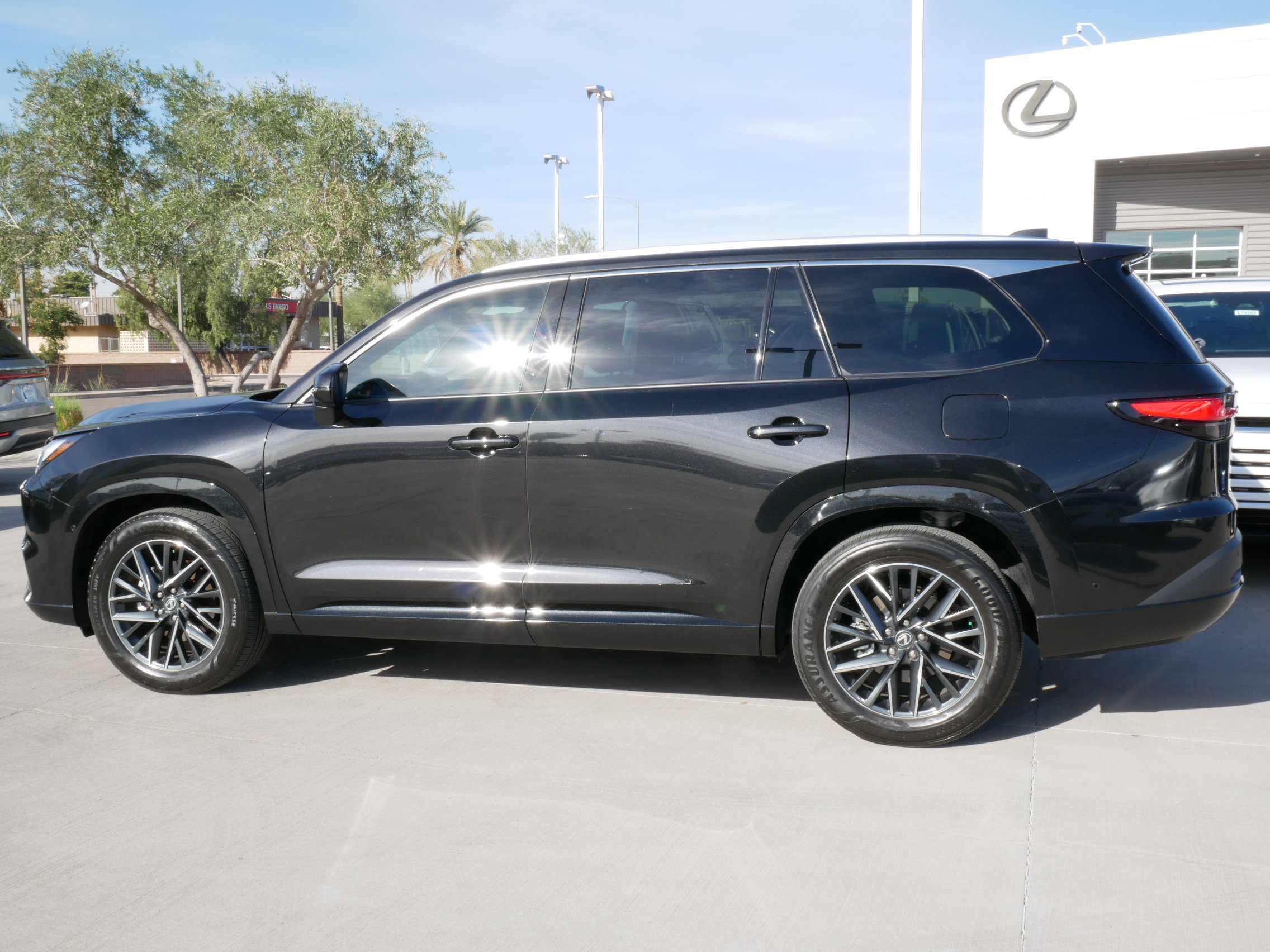 Used 2024 Lexus TX 350 AWD image 5