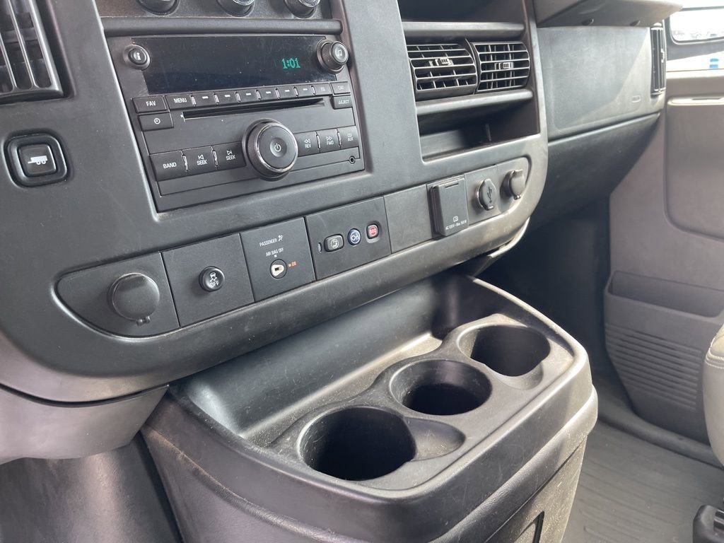 Used 2016 Chevrolet Express 3500 Extended image 15