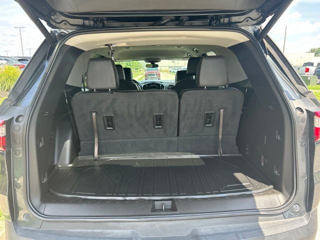 Used 2019 Chevrolet Traverse LT w/ LPO, Floor Liner Package FWD image 11