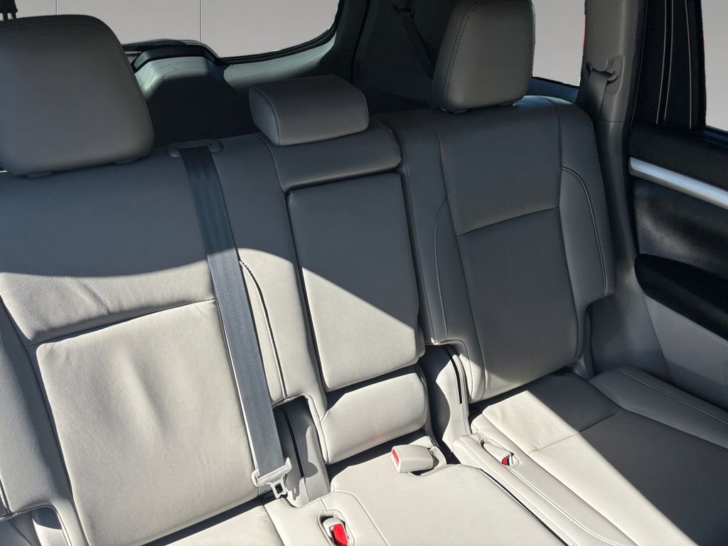 Used 2019 Toyota Highlander XLE AWD/4WD image 18