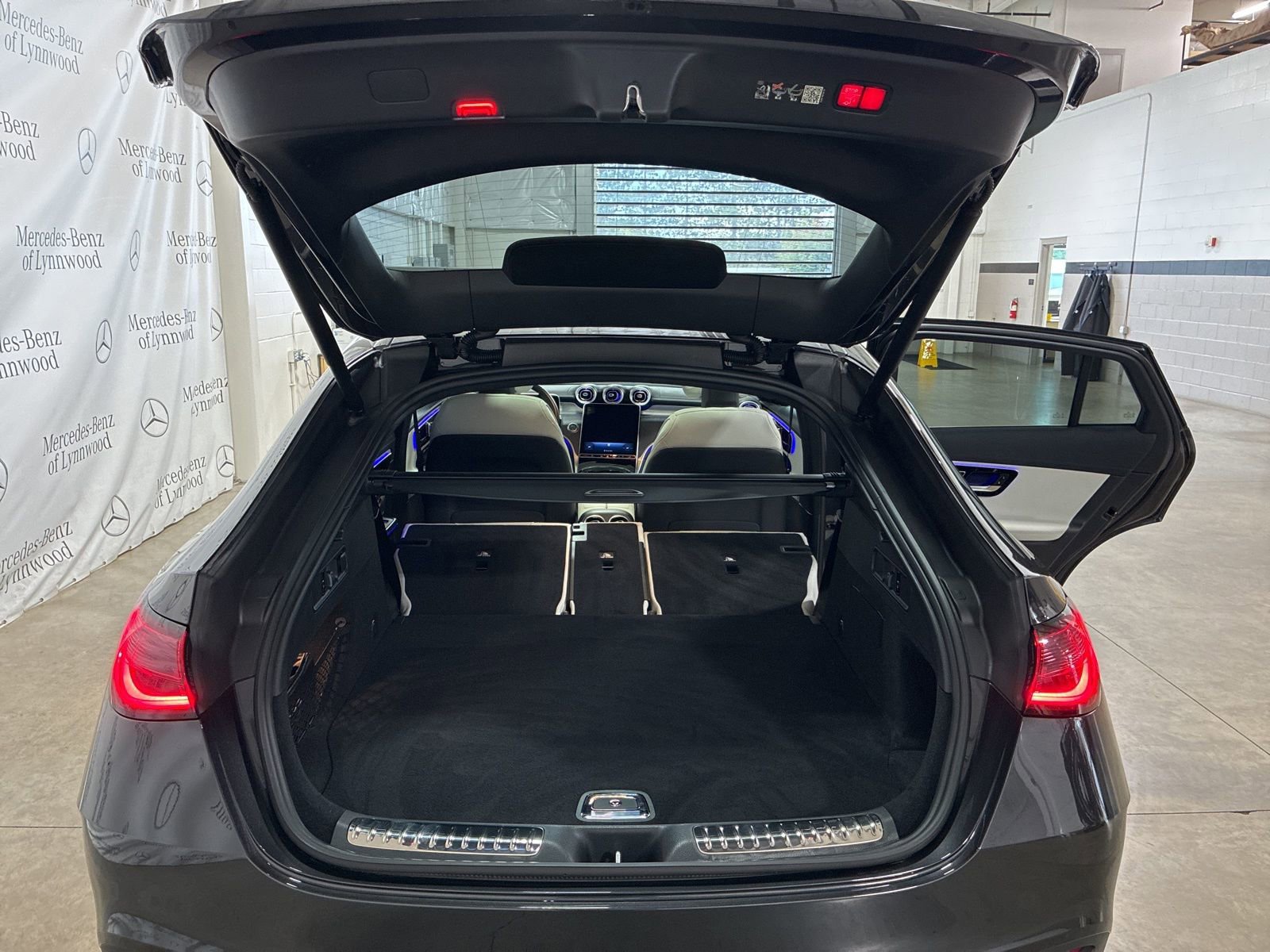 Used 2025 Mercedes-Benz GLC 300 GLC 300 Coupe image 25