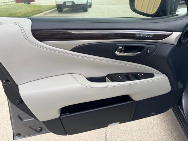 Used 2013 Lexus LS 460 image 23