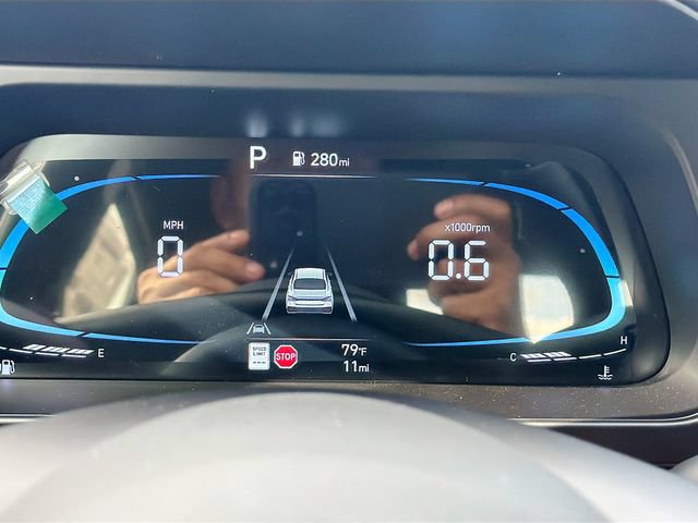 Certified 2026 Hyundai Elantra Sport FWD image 12