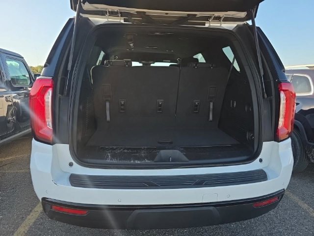 Used 2023 GMC Yukon SLE w/ Gmc Pro Safety Plus Package AWD/4WD image 18