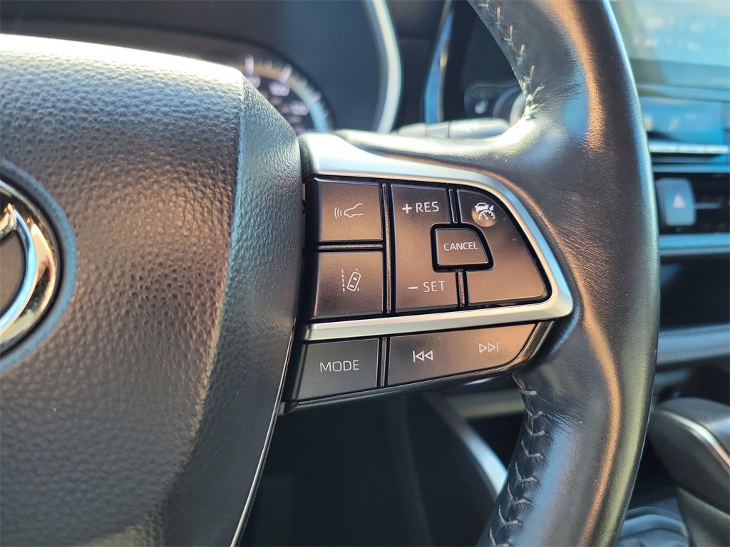 Used 2021 Toyota Highlander XSE image 27