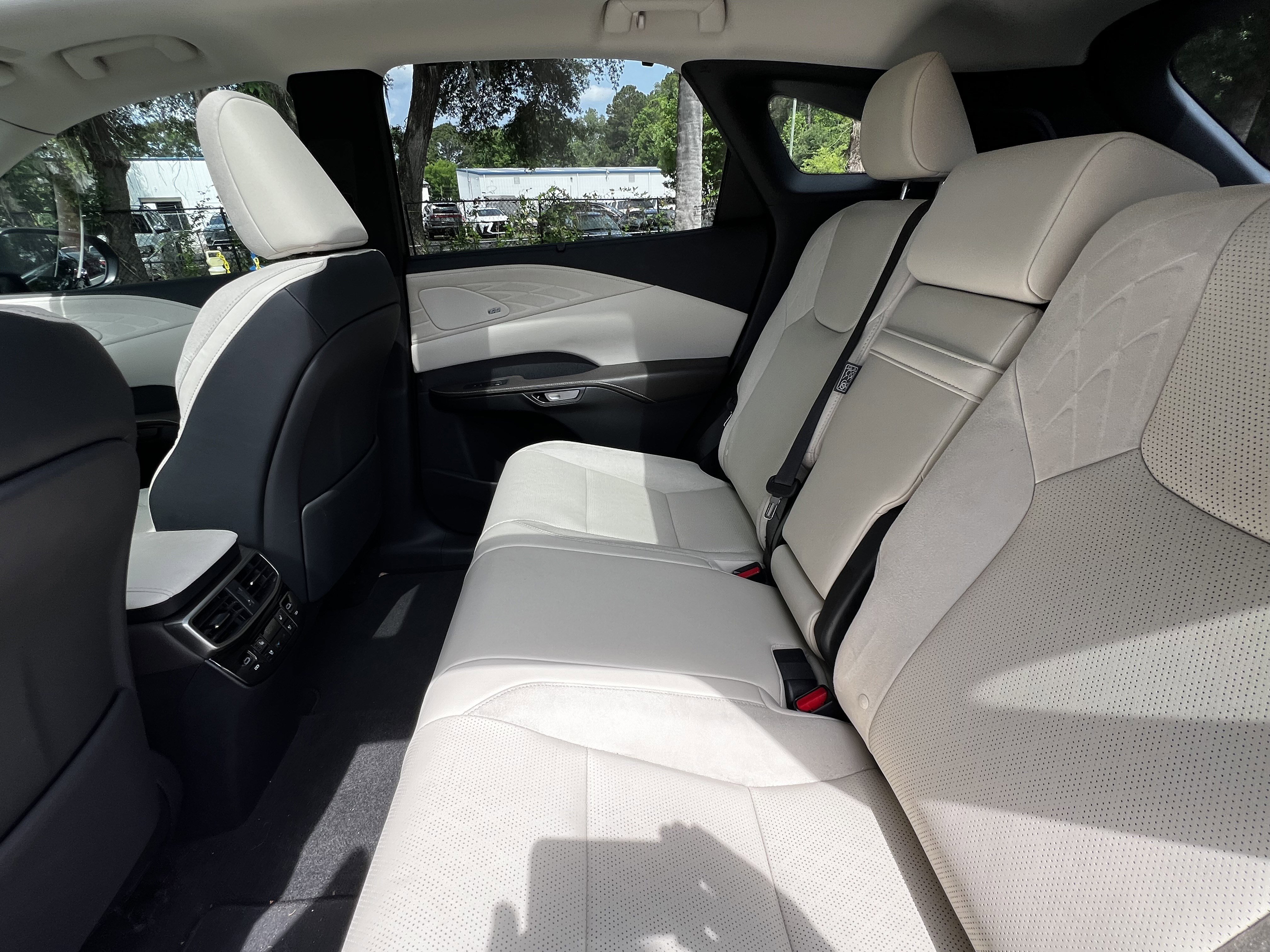 Used 2024 Lexus RX 350 FWD w/ Convenience Package image 31