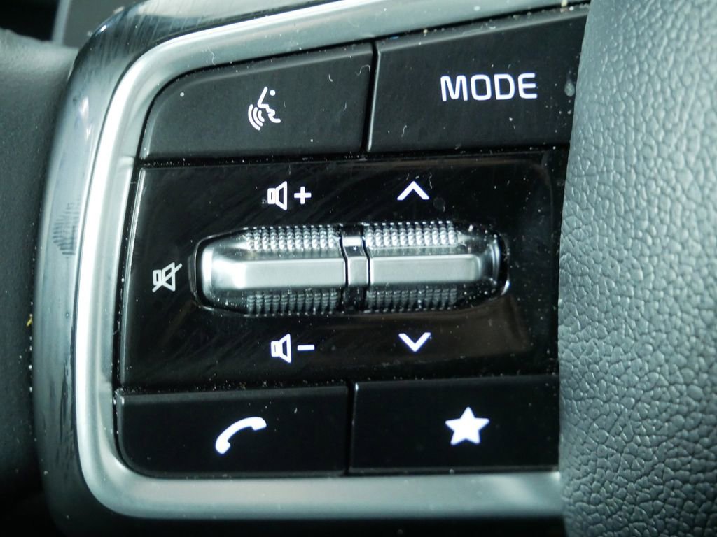 Certified 2025 Kia Sorento SX Prestige image 25