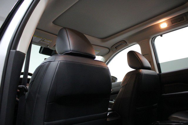 Used 2024 Nissan Pathfinder SL w/ SL Premium Package image 27