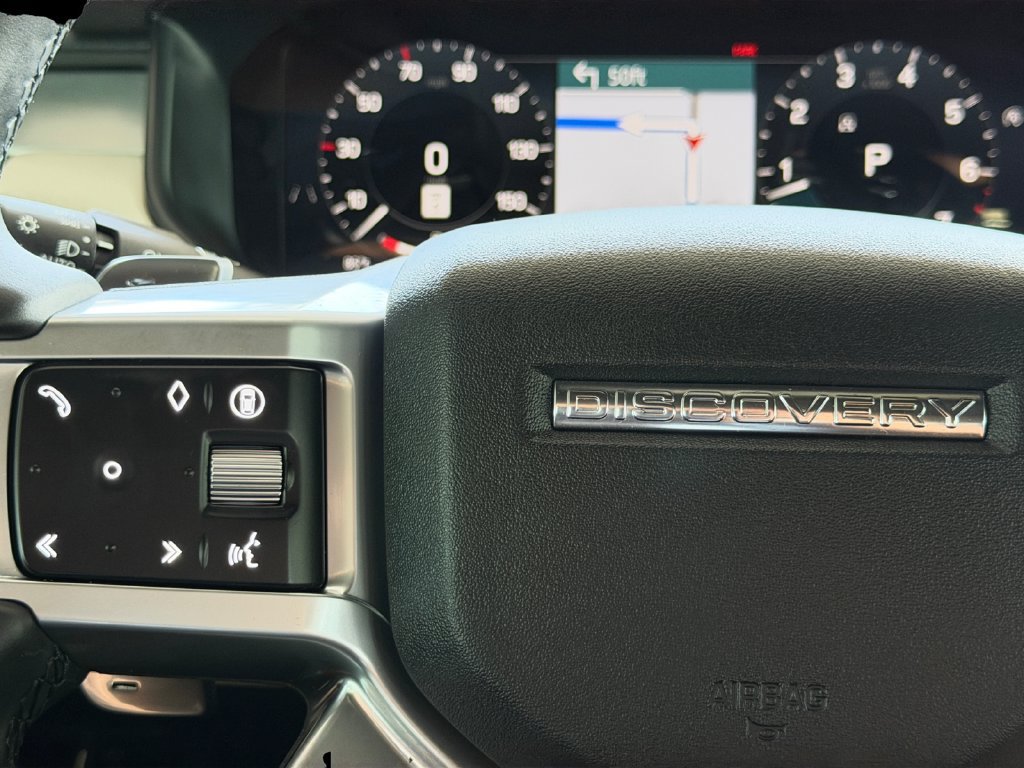 Used 2024 Land Rover Discovery Dynamic SE AWD/4WD image 22