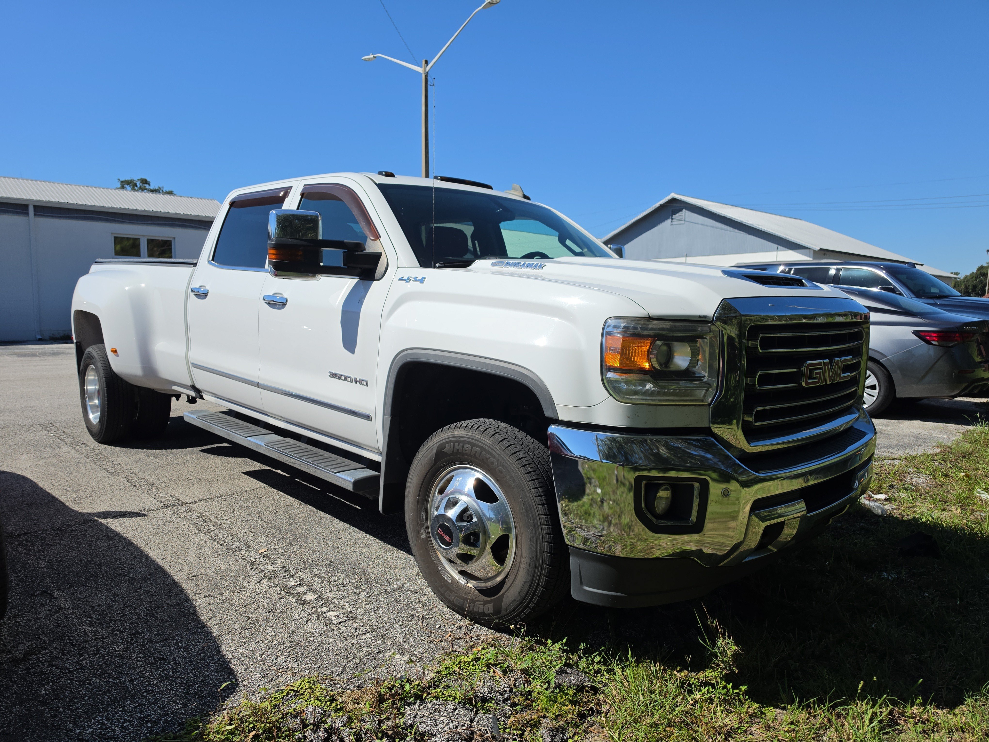 Used 2018 GMC Sierra 3500 SLT w/ Duramax Plus Package AWD/4WD image 2