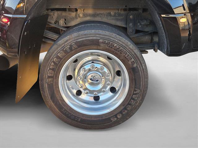Used 2022 Ford F450 Platinum w/ FX4 Off-Road Package AWD/4WD image 19