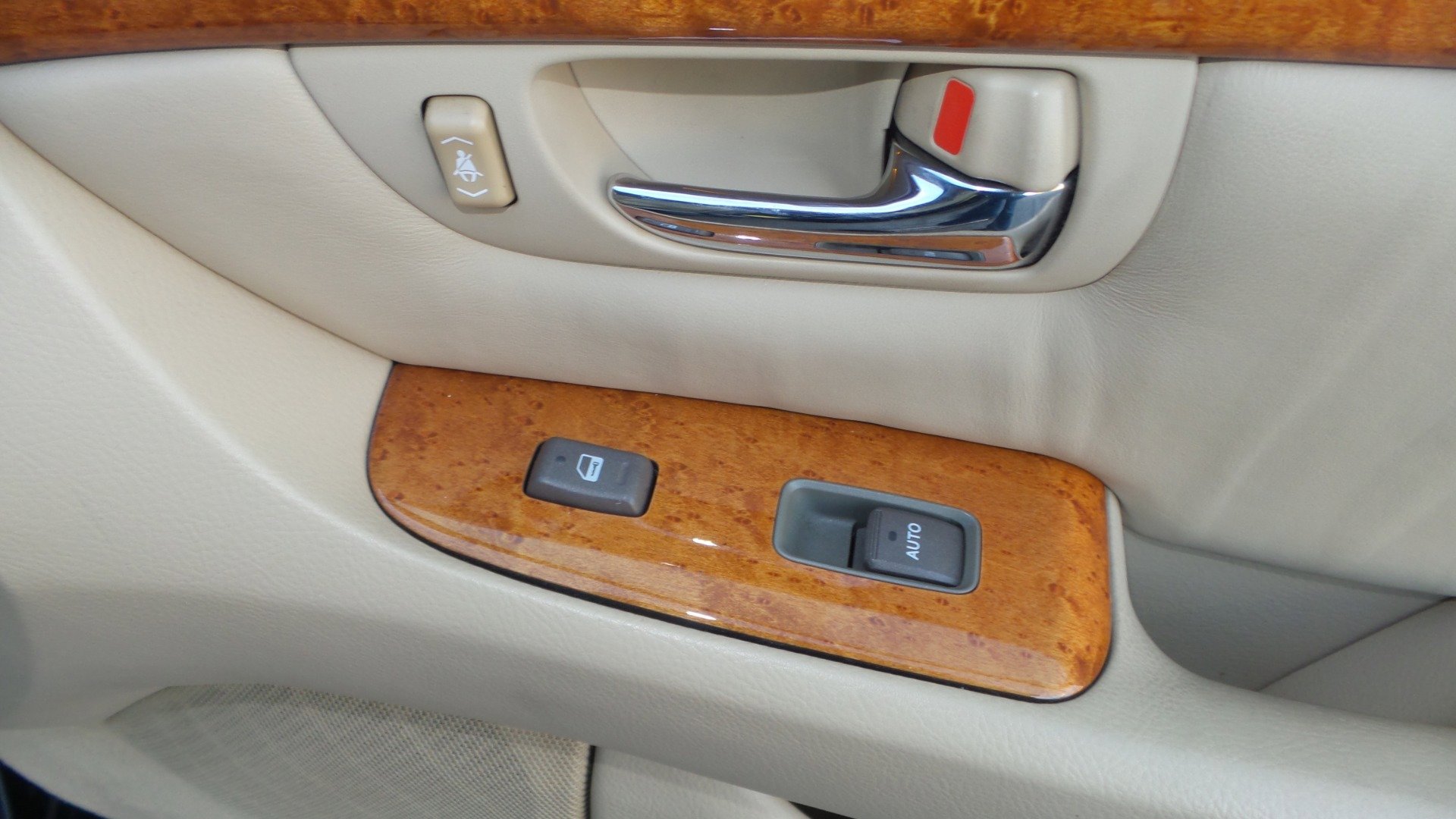 Used 2004 Lexus LS 430 image 80