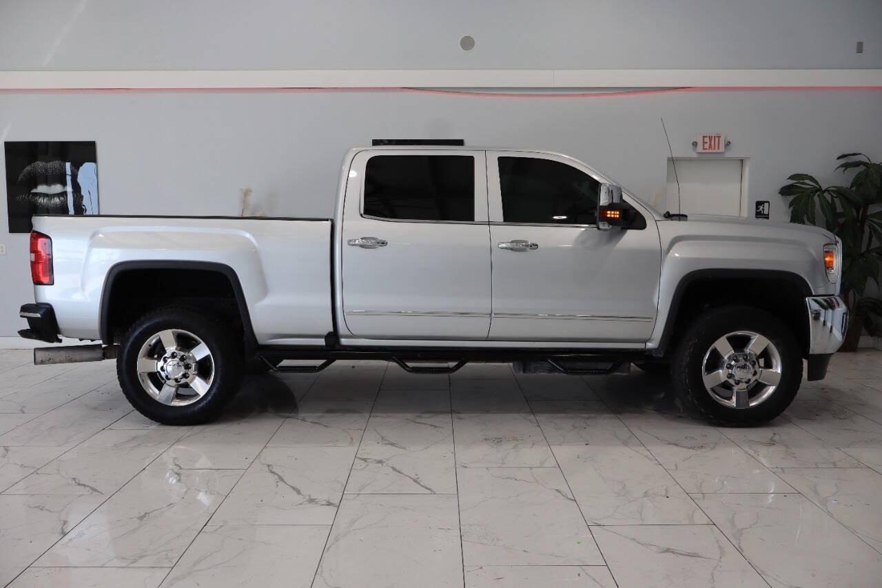 Used 2016 GMC Sierra 2500 SLT w/ Duramax Plus Package AWD/4WD image 2