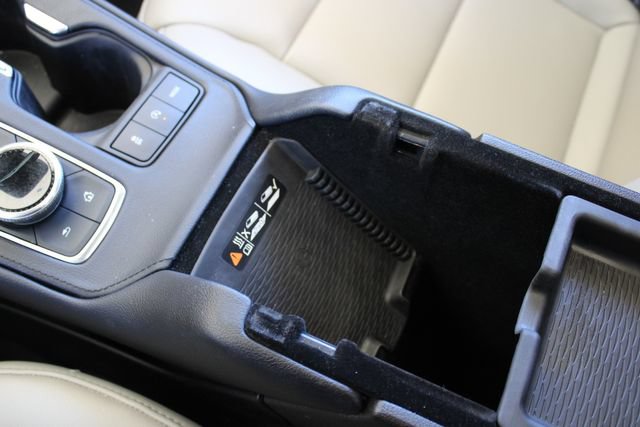 Used 2022 Cadillac XT4 Premium Luxury w/ Technology Package FWD image 23