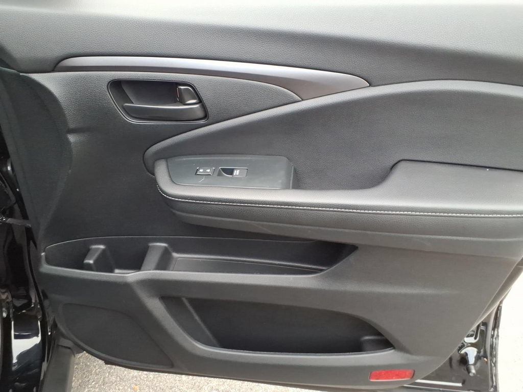 Used 2023 Honda Passport EX-L image 21