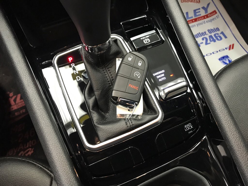 Used 2024 Jeep Compass Limited image 16