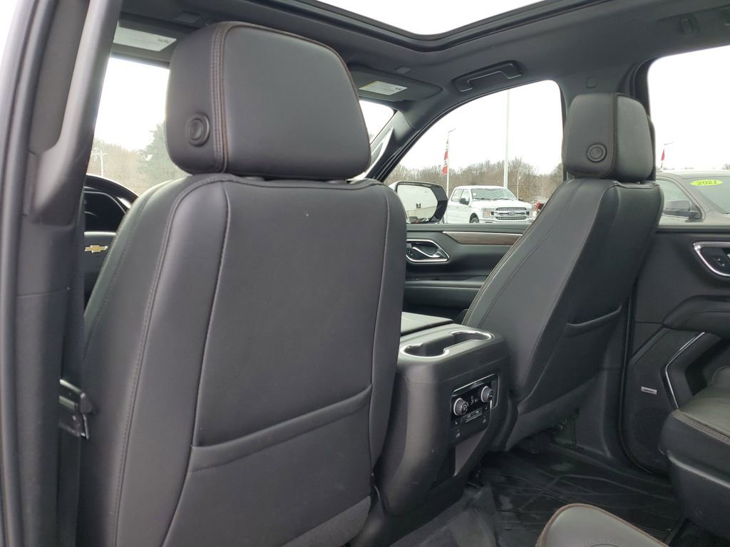 Used 2023 Chevrolet Suburban High Country image 33