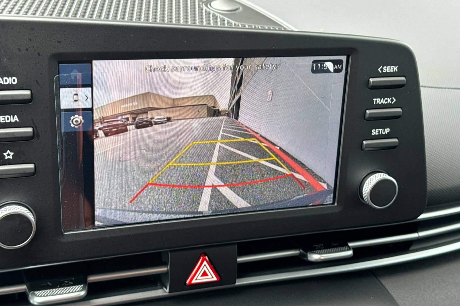 Used 2025 Hyundai Elantra Hybrid FWD image 18