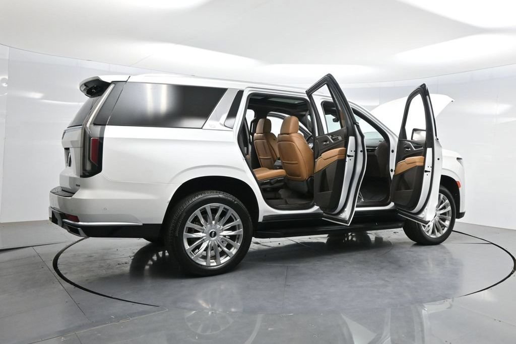 Used 2022 Cadillac Escalade Premium Luxury AWD/4WD image 4
