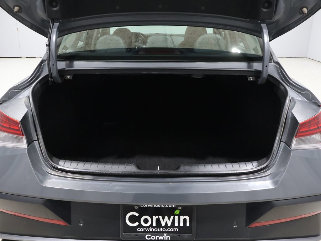 Used 2024 Hyundai Elantra Limited image 21