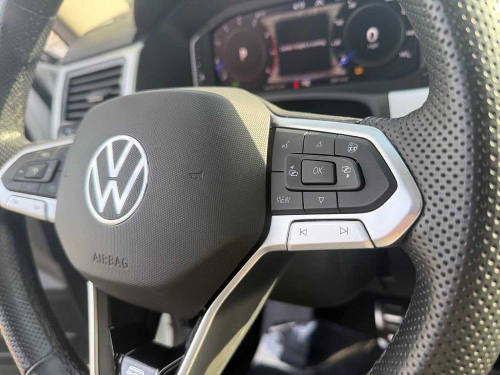 Used 2022 Volkswagen Atlas SEL R-Line image 17