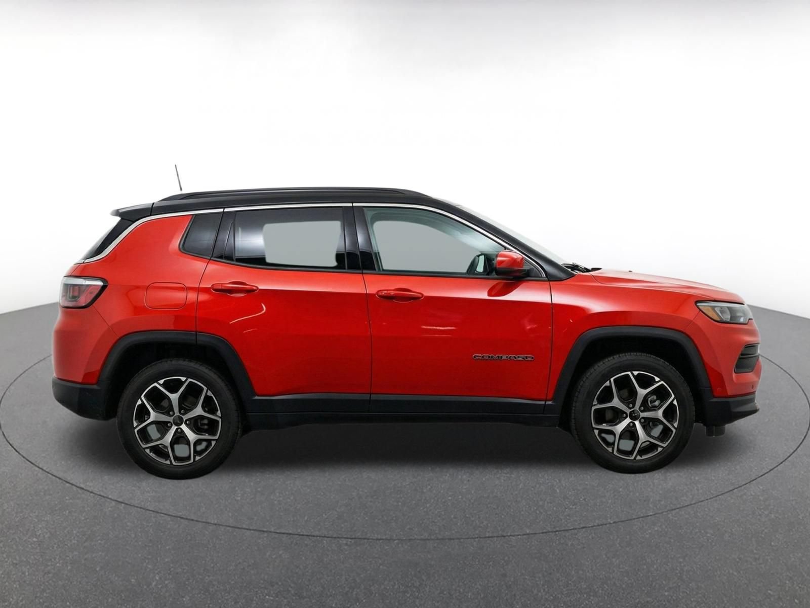Used 2025 Jeep Compass Limited AWD/4WD image 10