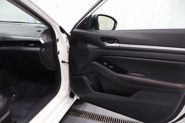 Used 2024 Nissan Altima 2.5 SR image 13