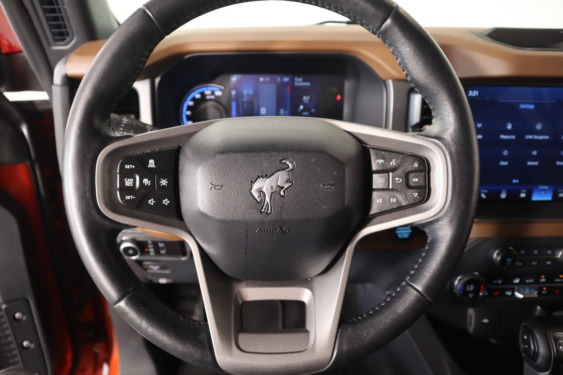 Used 2024 Ford Bronco Outer Banks AWD/4WD image 3