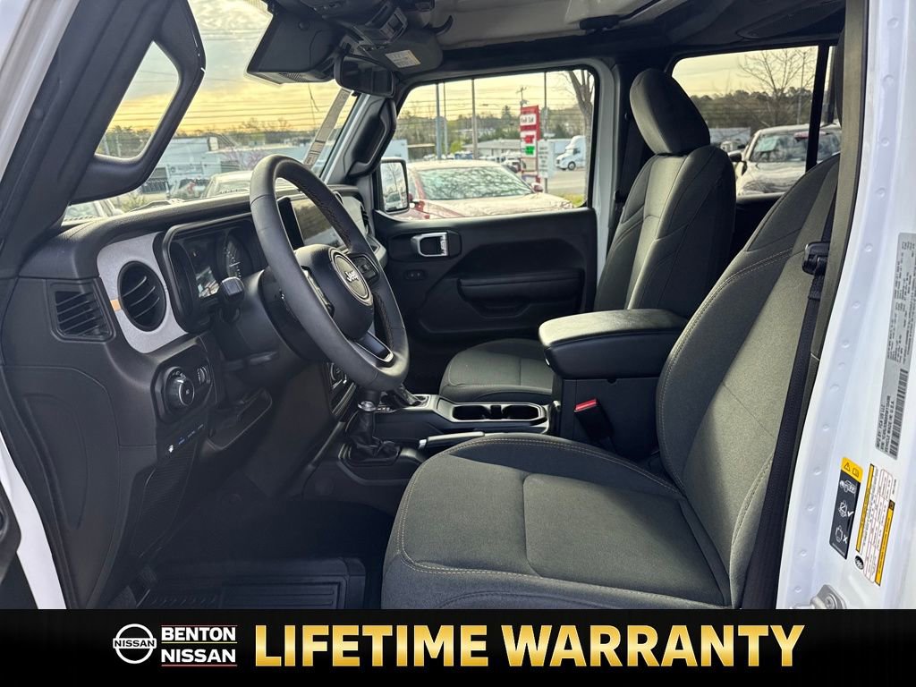 Used 2024 Jeep Wrangler Unlimited w/ Convenience Group image 10