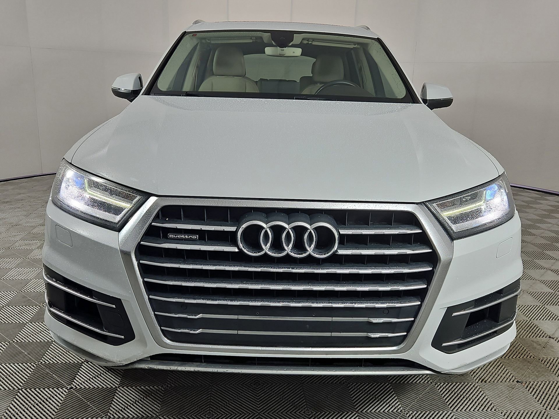 Used 2017 Audi Q7 3.0T Premium Plus w/ Premium Plus Package image 2