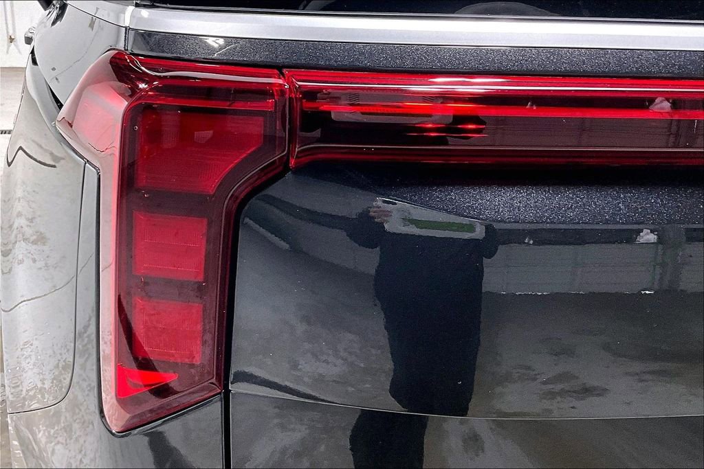 New 2026 Kia Carnival FWD image 31
