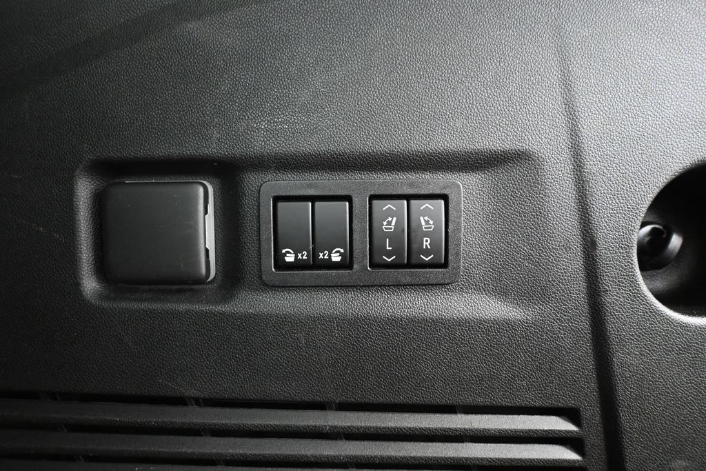 Used 2021 Chevrolet Suburban High Country AWD/4WD image 51