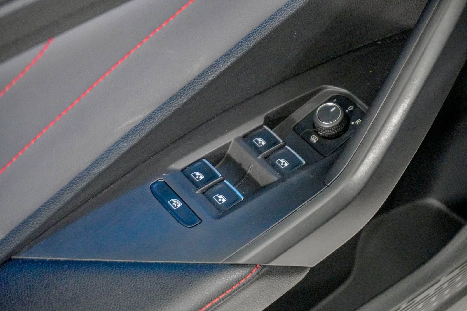 Used 2025 Volkswagen Jetta GLI Autobahn image 17