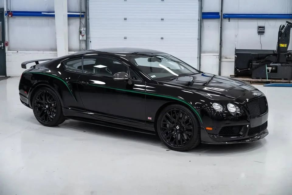 Used 2015 Bentley Continental GT3-R image 6