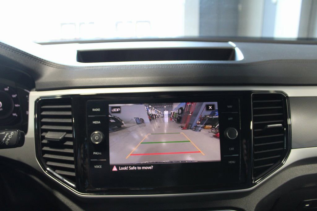 Used 2022 Volkswagen Atlas SEL Premium image 32