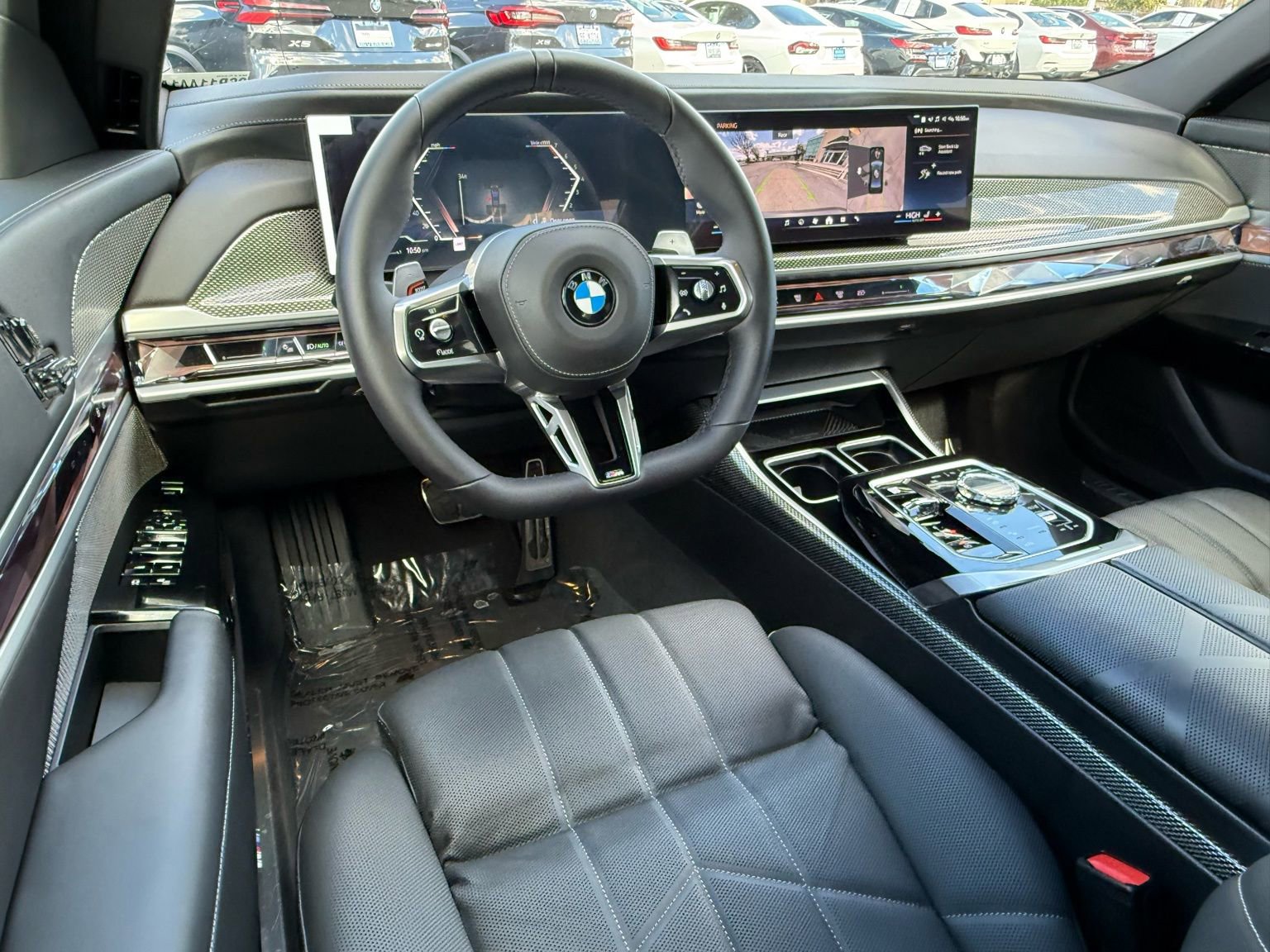 Used 2025 BMW 760i xDrive w/ Premium Package image 31