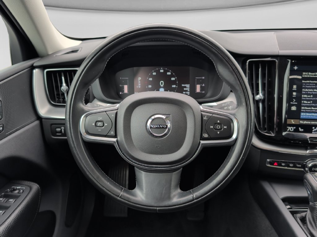 Used 2019 Volvo XC60 T5 Momentum w/ Premium Package AWD/4WD image 11