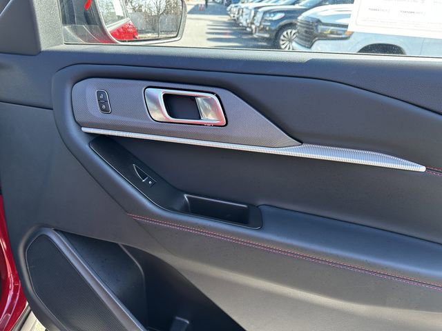 Certified 2025 Ford Explorer ST-Line w/ ST-Line Street Pack image 36