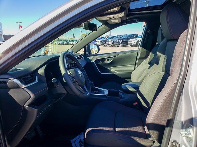 Used 2024 Toyota RAV4 SE image 10