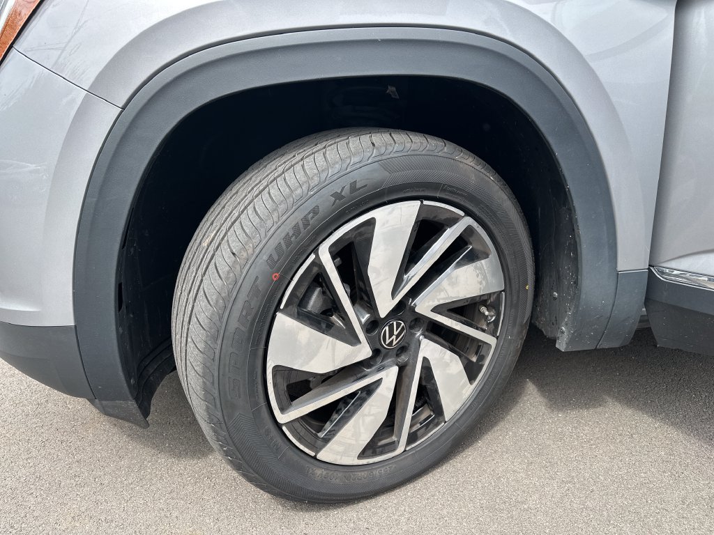 Used 2024 Volkswagen Atlas SEL AWD/4WD image 8