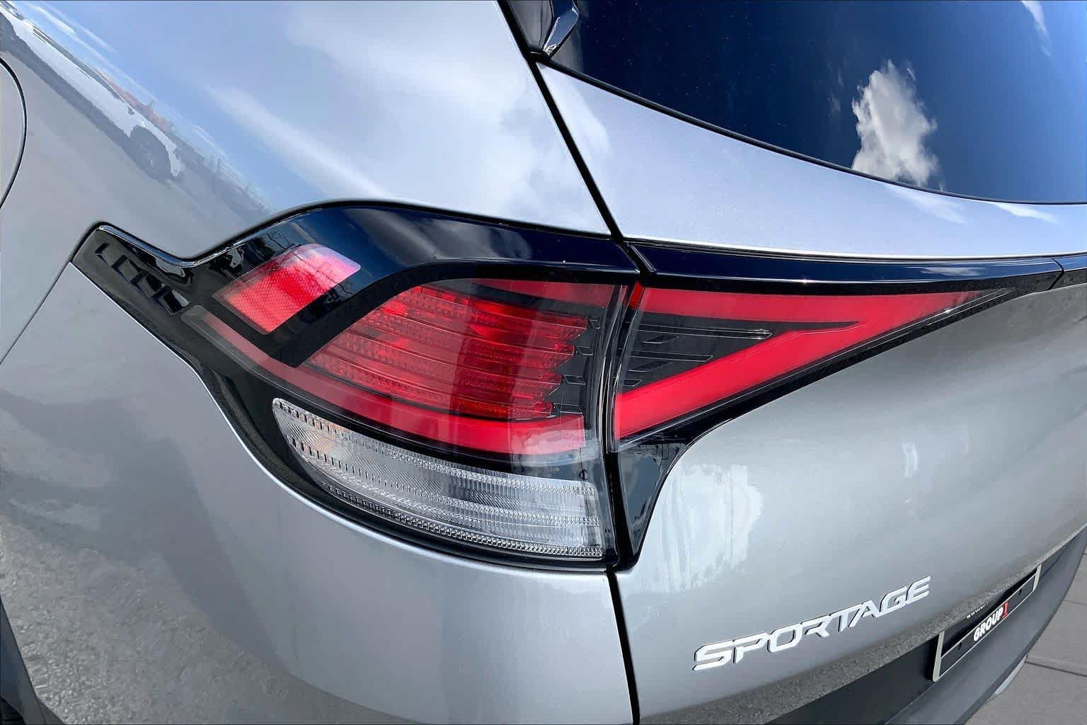 Used 2023 Kia Sportage LX AWD/4WD image 29