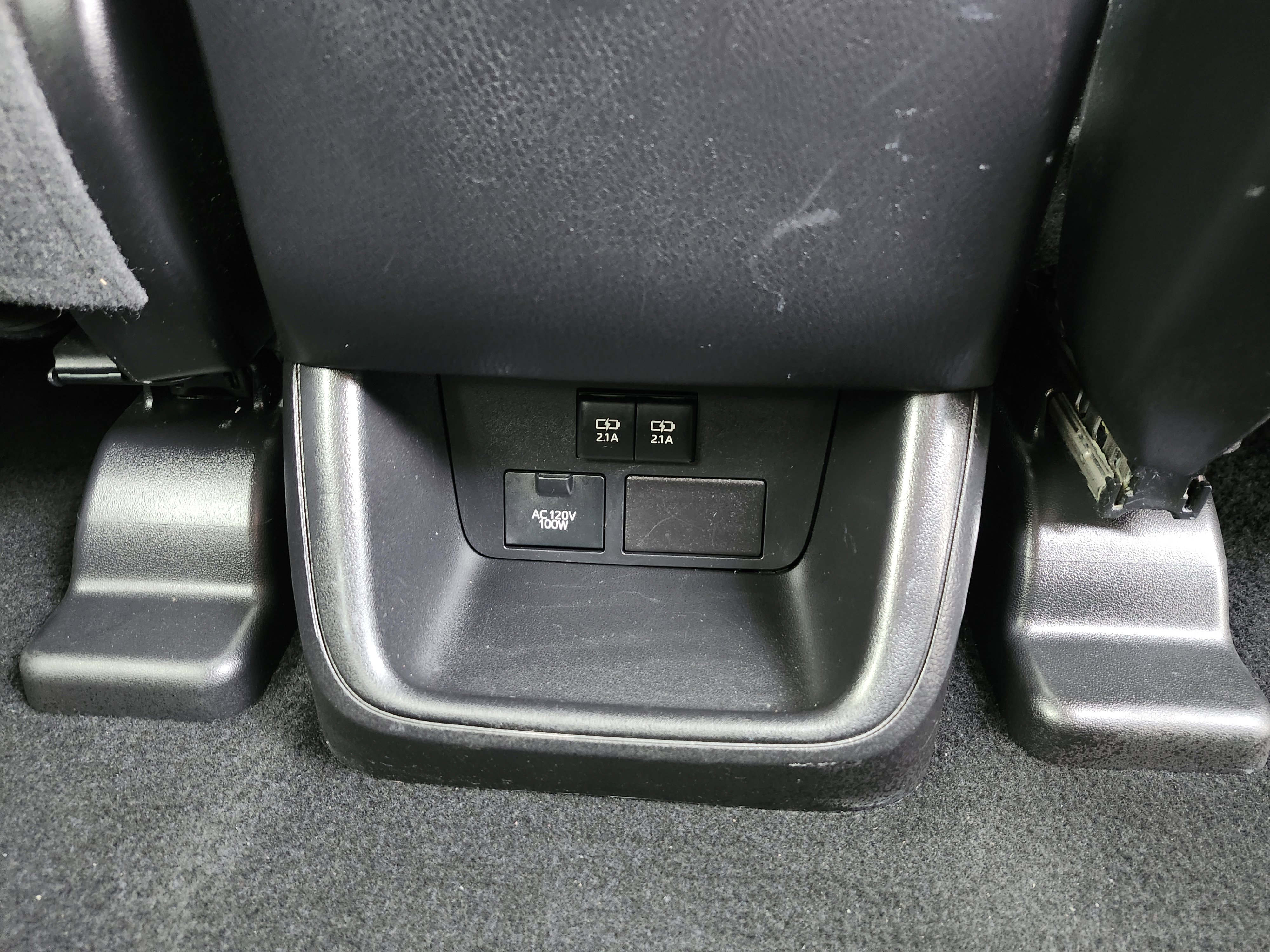 Used 2017 Toyota Highlander Limited image 24