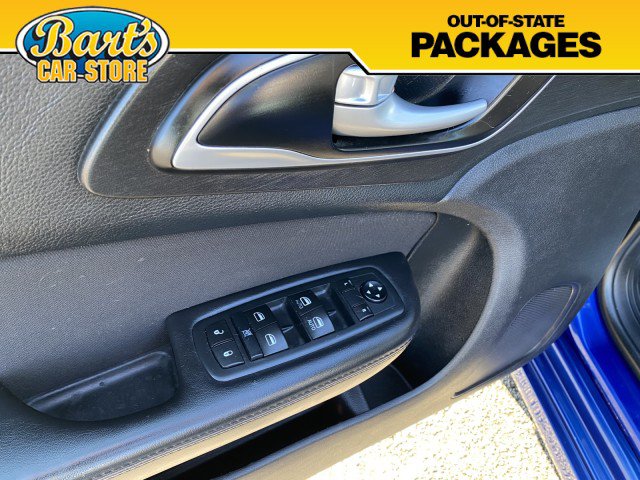 Used 2016 Chrysler 200 Limited FWD image 23