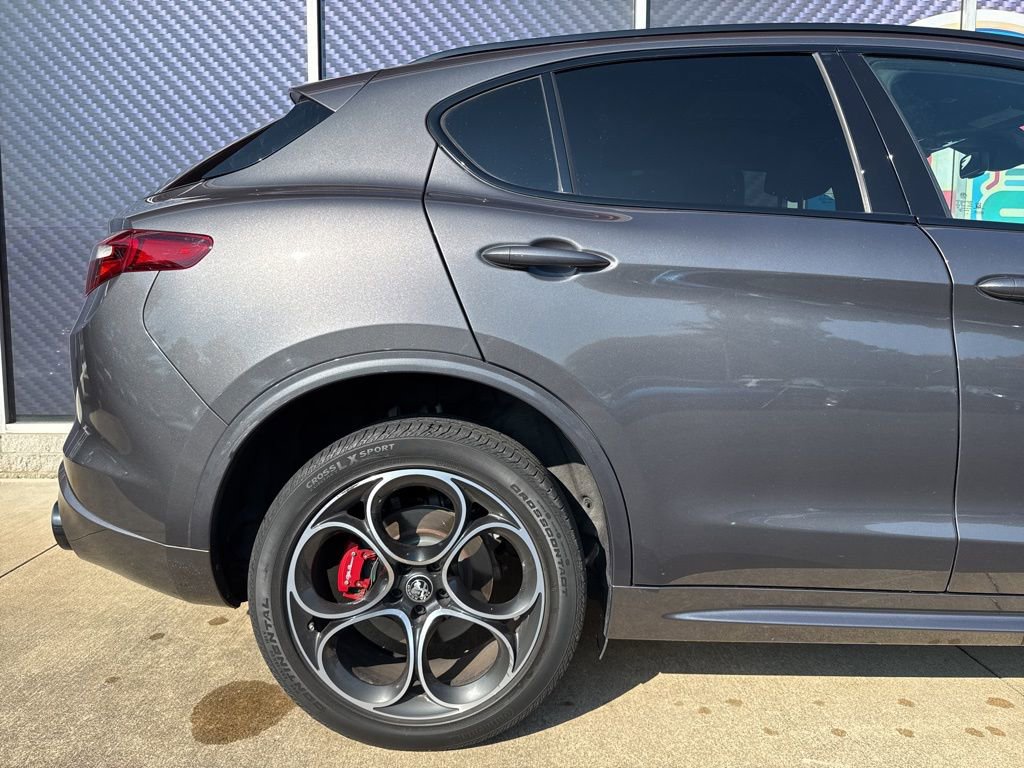 Used 2022 Alfa Romeo Stelvio Ti w/ Active Assist Plus Package image 5