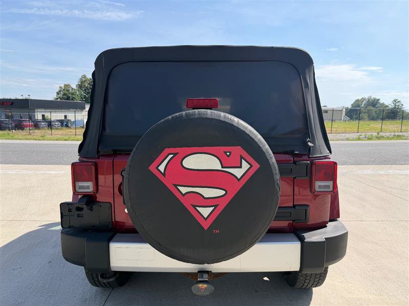 Used 2012 Jeep Wrangler Unlimited Sahara AWD/4WD image 4